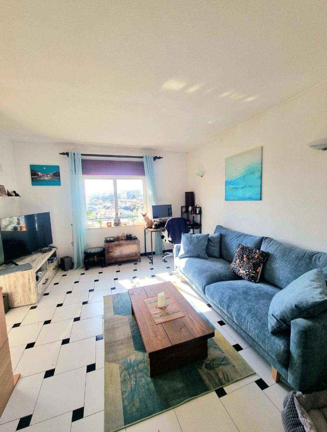 Homestay Stunning With Private Bathroom And Shared Balcony, Mainly With 3 Adorable Cats! Lagos